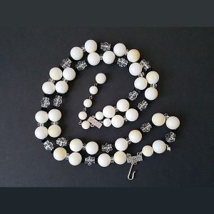 34in Black White Bead Chain 2