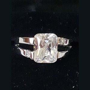 Clear Emerald Center Stone Silver Ring 1