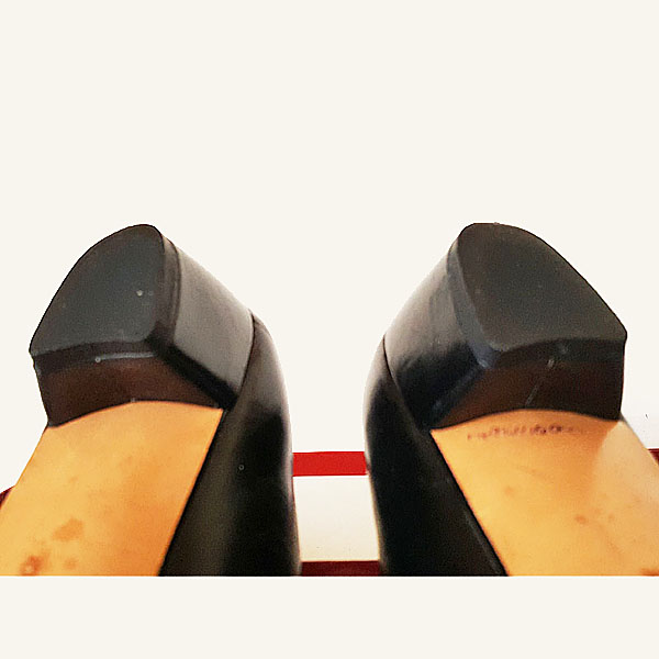 Salvatore Ferragamo Black Leather Ladies Shoes 20930 8