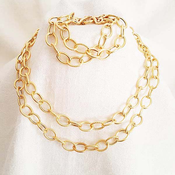 18kt Gold Oval Link Chain Bracelet Set Front